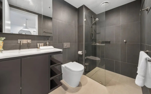 cozy 2BR with free parking & wifi
