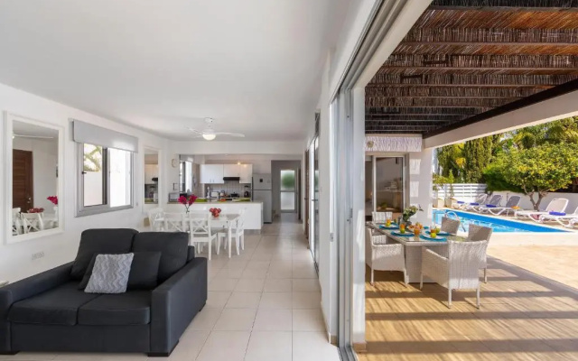 Protaras Sapphire Seaside Villa