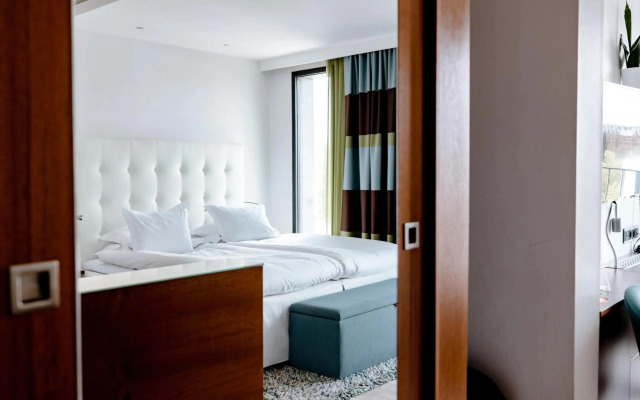 Avalon Hotel