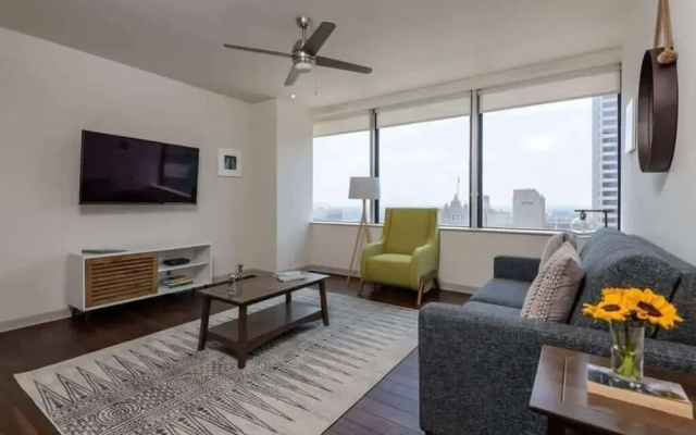 Stunning CozySuites on Elm St. 10
