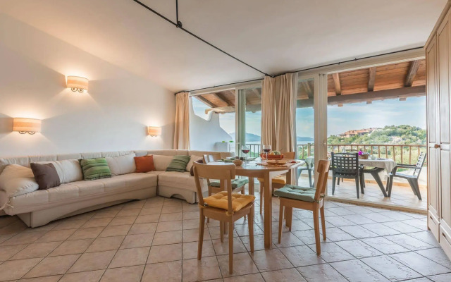 Capo Ceraso Family Residence
