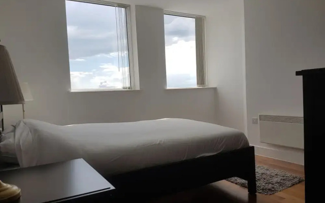 Metropolitan House 2102
