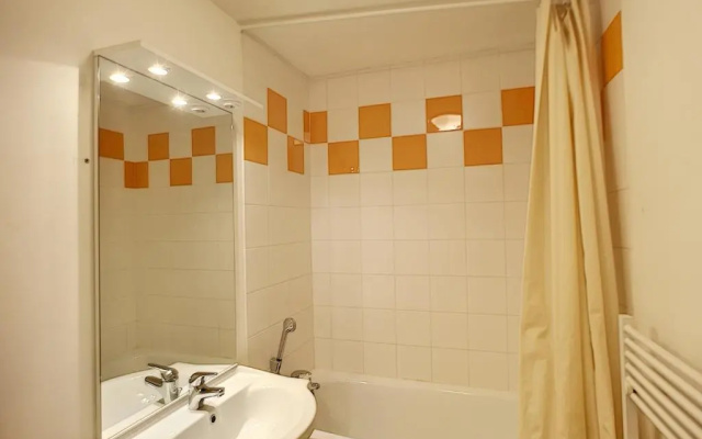 Appartement Les Menuires, 1 pièce, 2 personnes - FR-1-178-180
