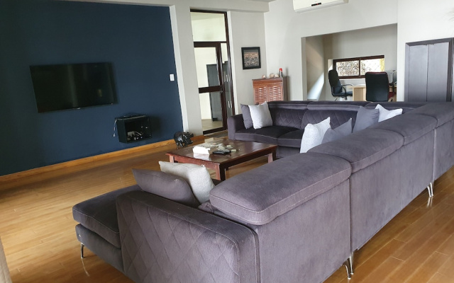 Zambezi Riverside Accommodation