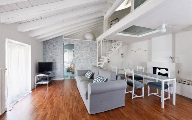 Апартаменты Brera Apartments in Garibaldi комната для гостей