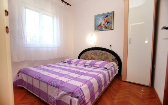 Large Apartment w. big Terrace, Next to the Beach