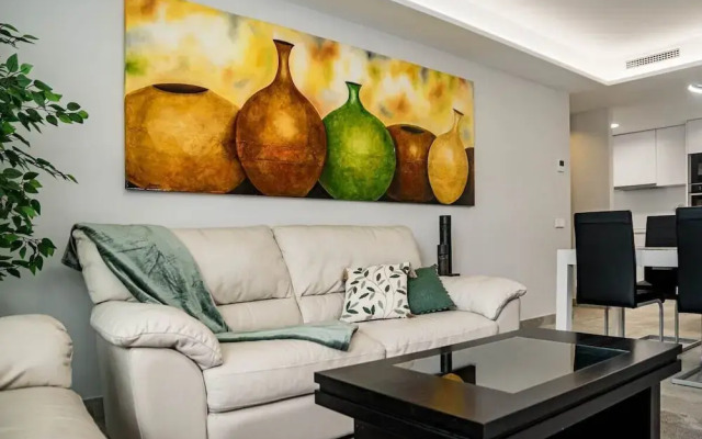 Inf4.2p - Modern City Apartment Near the Beach