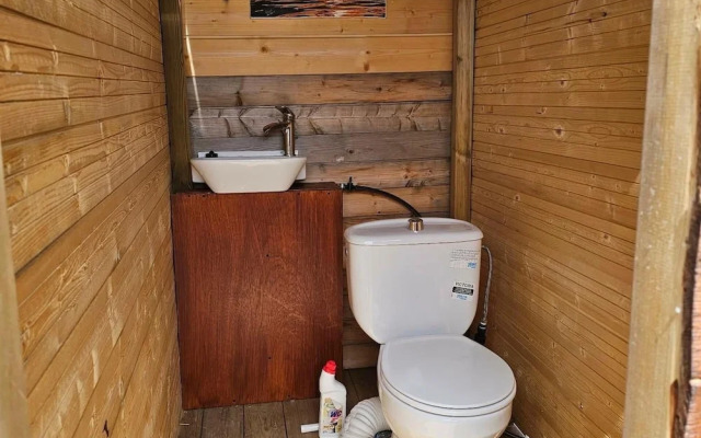 Cabin Sleeps 2 With Enclosed Garden