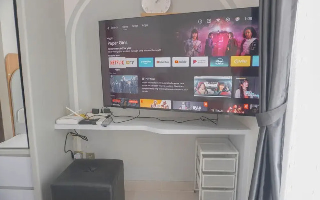 Good And Comfy Studio At Transpark Cibubur Apartment