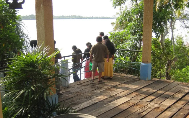 Whispering Waters Lodge