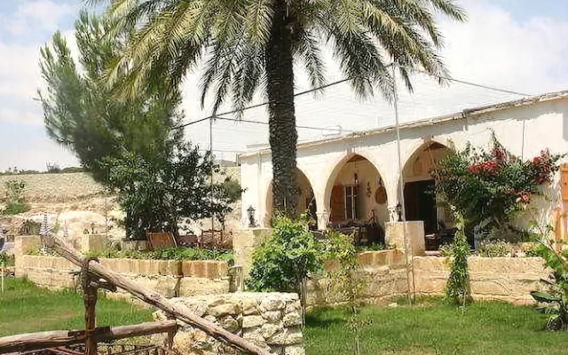 The Nitovikla Garden Hotel