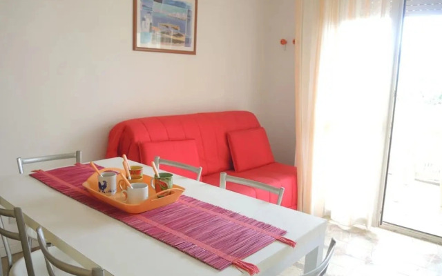 Colourful Flat Next to the Beach-beahost