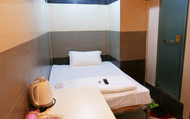 Kk Hotel ( Hostel)