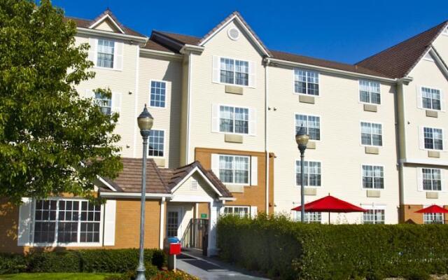 Отель TownePlace Suites Milpitas Silicon Valley вид на фасад