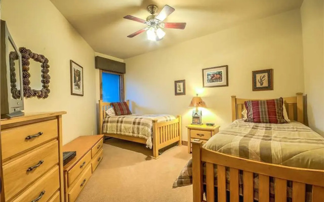Champagne Lodge 3201