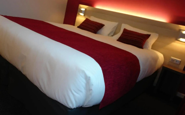 Brit Hotel Vannes-Theix