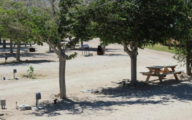 Olancha RV Park & Motel