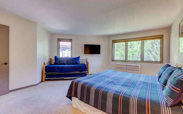 Frostfire E41 2 Bedroom Condo by RedAwning