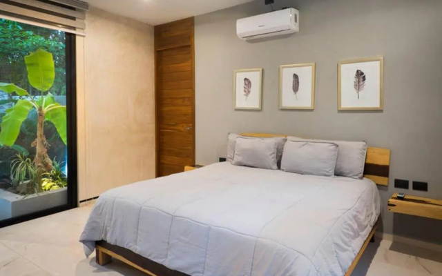 Villa Isla - Jacuzzi and Chef includ 4 BR 8 PPL