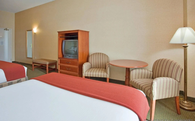 Holiday Inn Express Hotel & Suites Drums by IHG