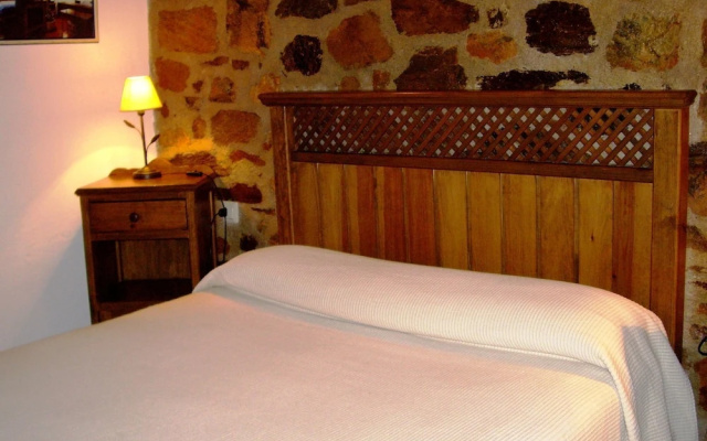 Comfy Farmhouse in Valencia de Alcántara With Pool
