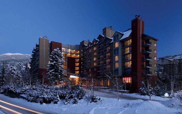Отель Hilton Whistler Resort & Spa Канада, Уистлер - отзывы, цены и фото номеров - забронировать отель Hilton Whistler Resort & Spa онлайн вид на фасад