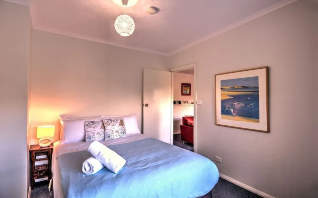 Cove Beach Apartment 1