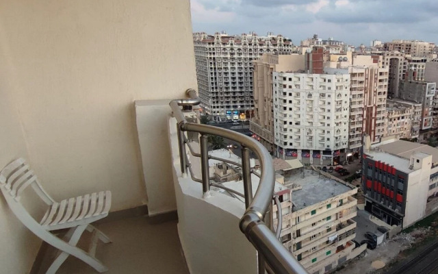 Females Only Host Is Woman Citycenter Near All