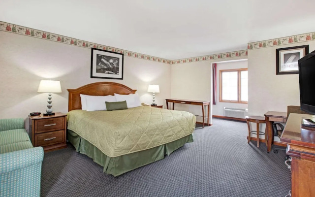 Ramada By Wyndham Flemington