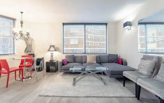 Incredible, Modern Apartment in South Kensington