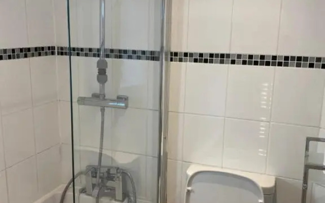 Central Stratford Cozy Double Room