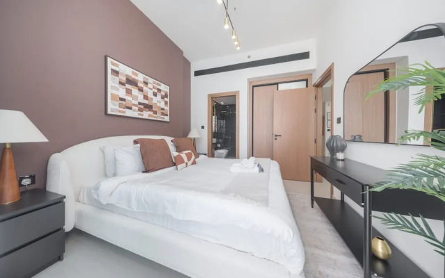 Vibrant 1-bedroom in JVC Sleeps 4 With Balcony