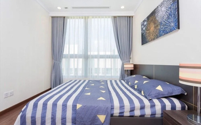 Laze Apartment SAIGON Vinhomes Central Park
