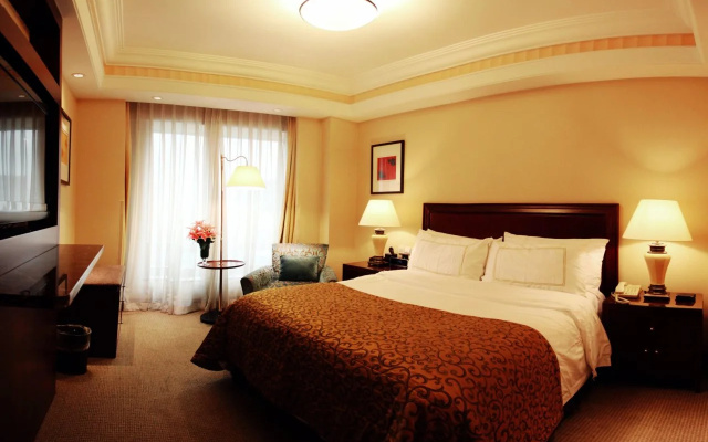 Lakeview Xuanwu Hotel