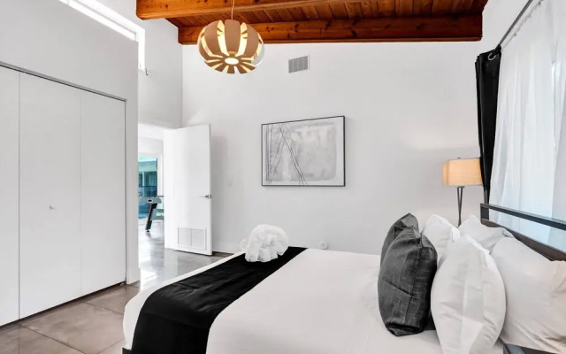 Gorgeous 5BR Home with Heated Pool
