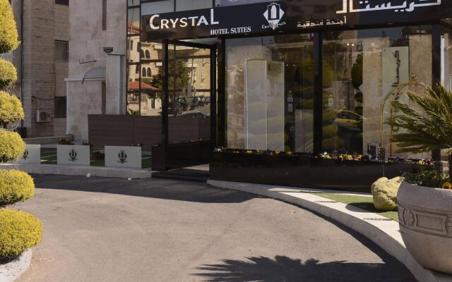Отель Crystal Suites вид на фасад
