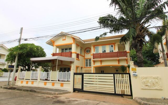 Отель Mansion Villas Jomtien Паттайя вид на фасад