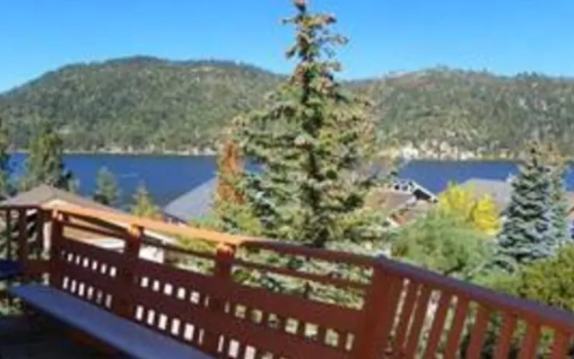 RedAwning A Panoramic Lakeview