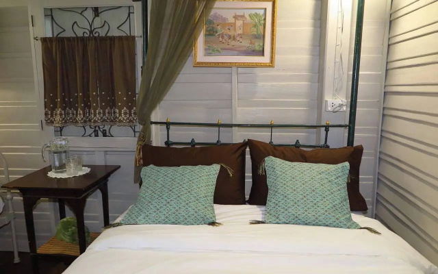 Siri Suvan @ Rambuttri Guest House(ศิริสุวรรณ แอท รามบุตรี เกสท์เฮาส์)