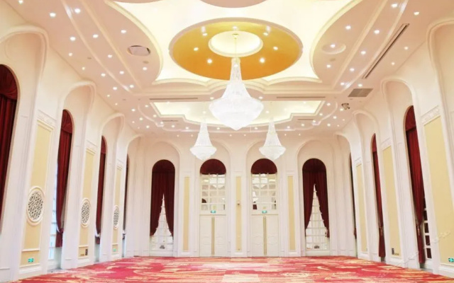 Macrolink Legend Hotel
