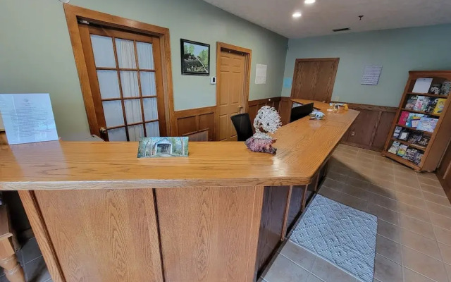 Grand Wood Suites
