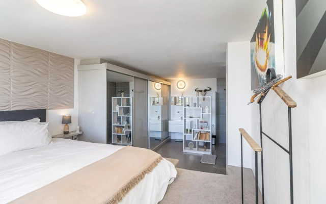Cape Town Skyroof apartment LOADSHED PROOF Ocean Views