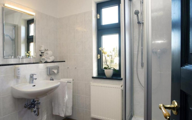 Sunday Rugen Superior 2-bedroom Apartment