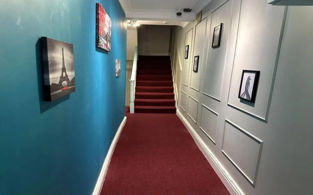 Studio Sleeps 3 - Pet Friendly