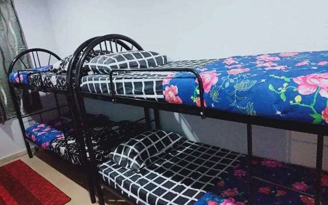 S Family Hostel