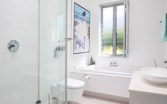 Stamford on Sea by Top Destinations Rentals