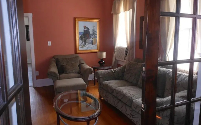 Miss Helens Guesthouse