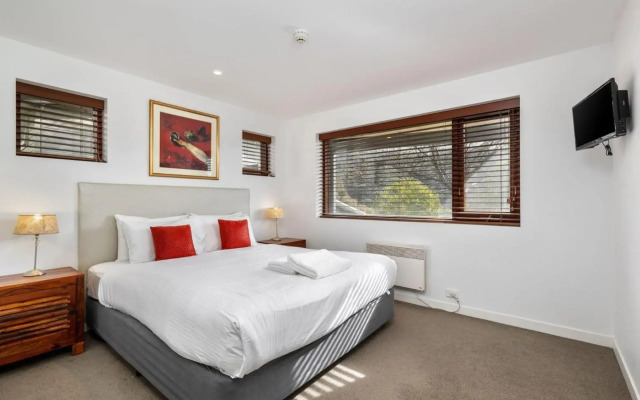 Elevation 3 bedroom with gas fire and spectacular views