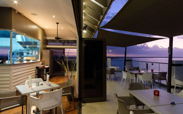 Отель Ramada Suites by Wyndham Wailoaloa Beach Fiji