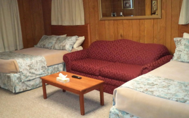 Mount Blue Motel